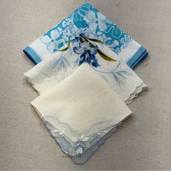 Vintage Floral Handkerchief Set of 3 in Blue and White - Picture 11 of 12